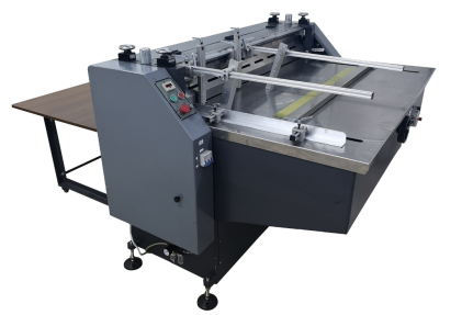 Machine automatique de découpe de papier et de carton ZB-1300 1