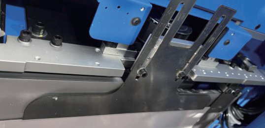 PRY-700E Machine automatique d'emboutissage à chaud de feuille 3