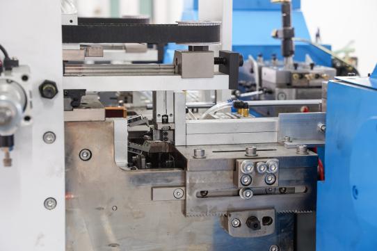 Machine d'insertion de câbles dans des sacs en papier PRY-450A 8