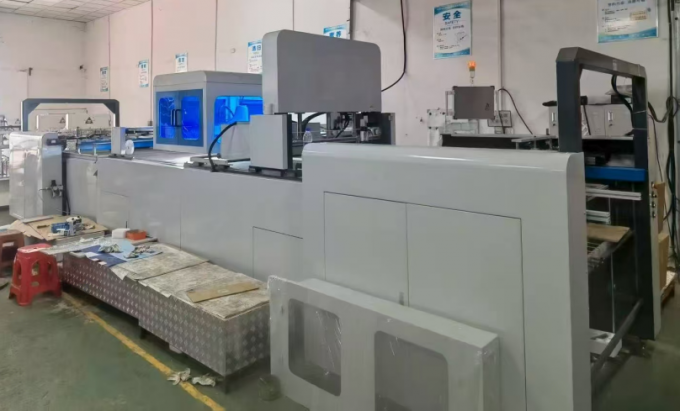 TCPP-1200 Machine à encartage de fenêtre pour boîtes cadeaux entièrement automatique 1